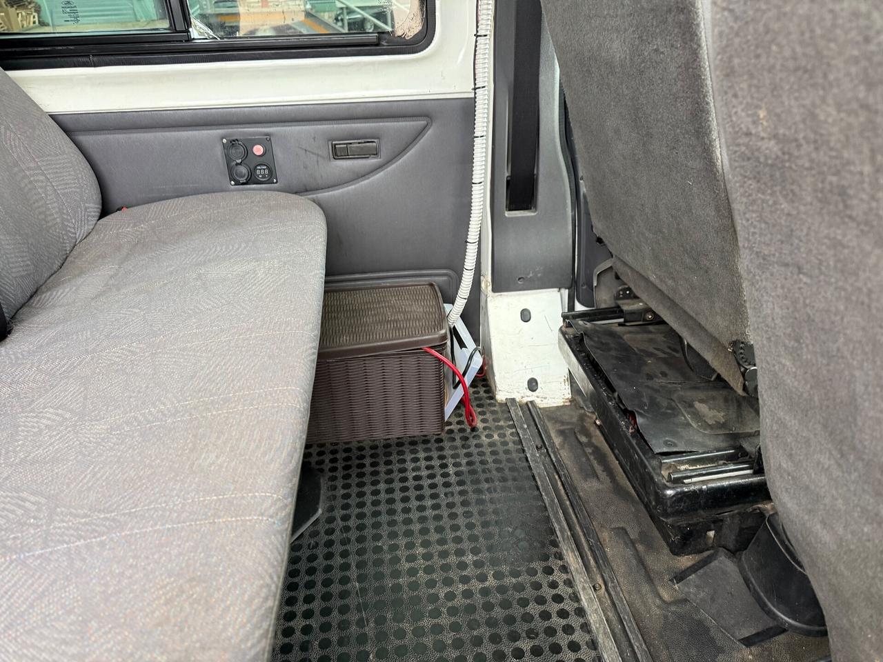 Ford Transit 2.4 diesel 9 posti