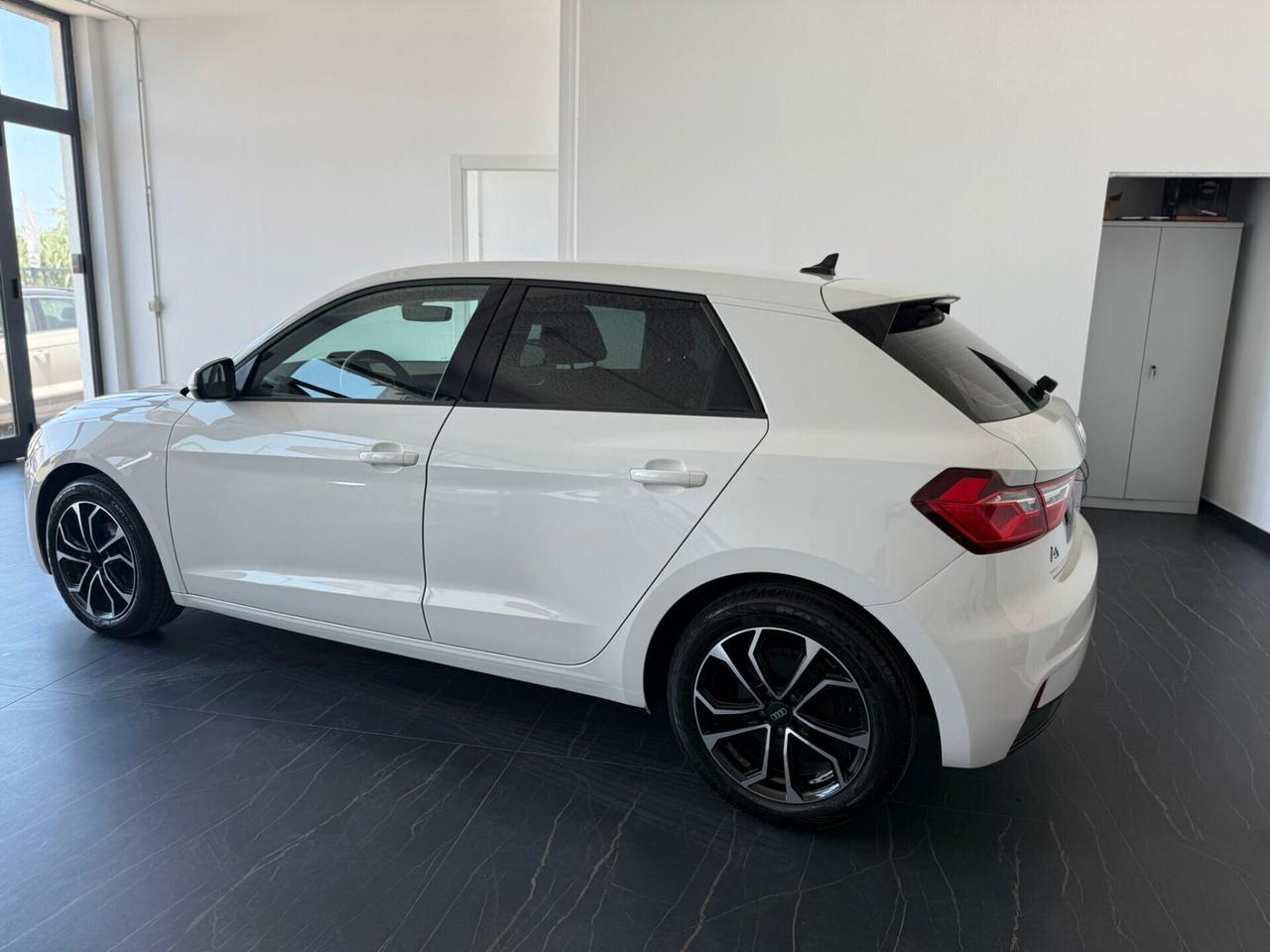 Audi A1 SPB 25 1.0 TFSI Identity Black