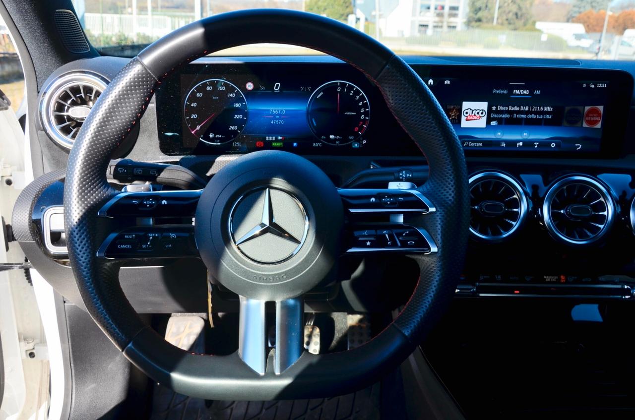 MERCEDES-BENZ A 250e PHEV PLUG IN PREMIUM AMG LINE 218cv AUTO, UNICOPROPRIETARIO, UFF ITALIANA, SERVICE MERCEDES, EURO 6D, RETROCAMERA, LUCI AMBIENTE A 64 COLORI, PERMUTE