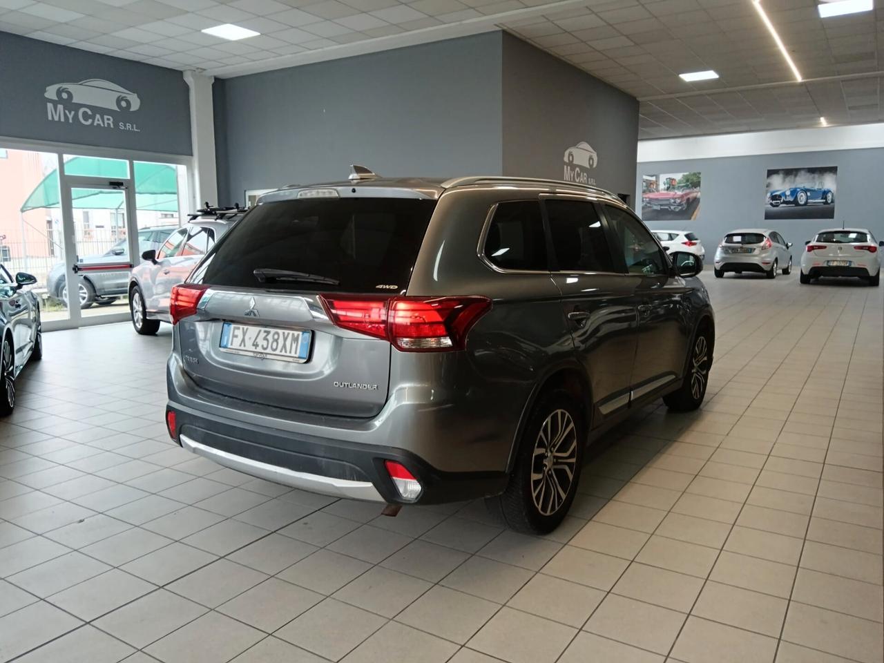 Mitsubishi Outlander 7 posti 4x4 Diesel Automatica