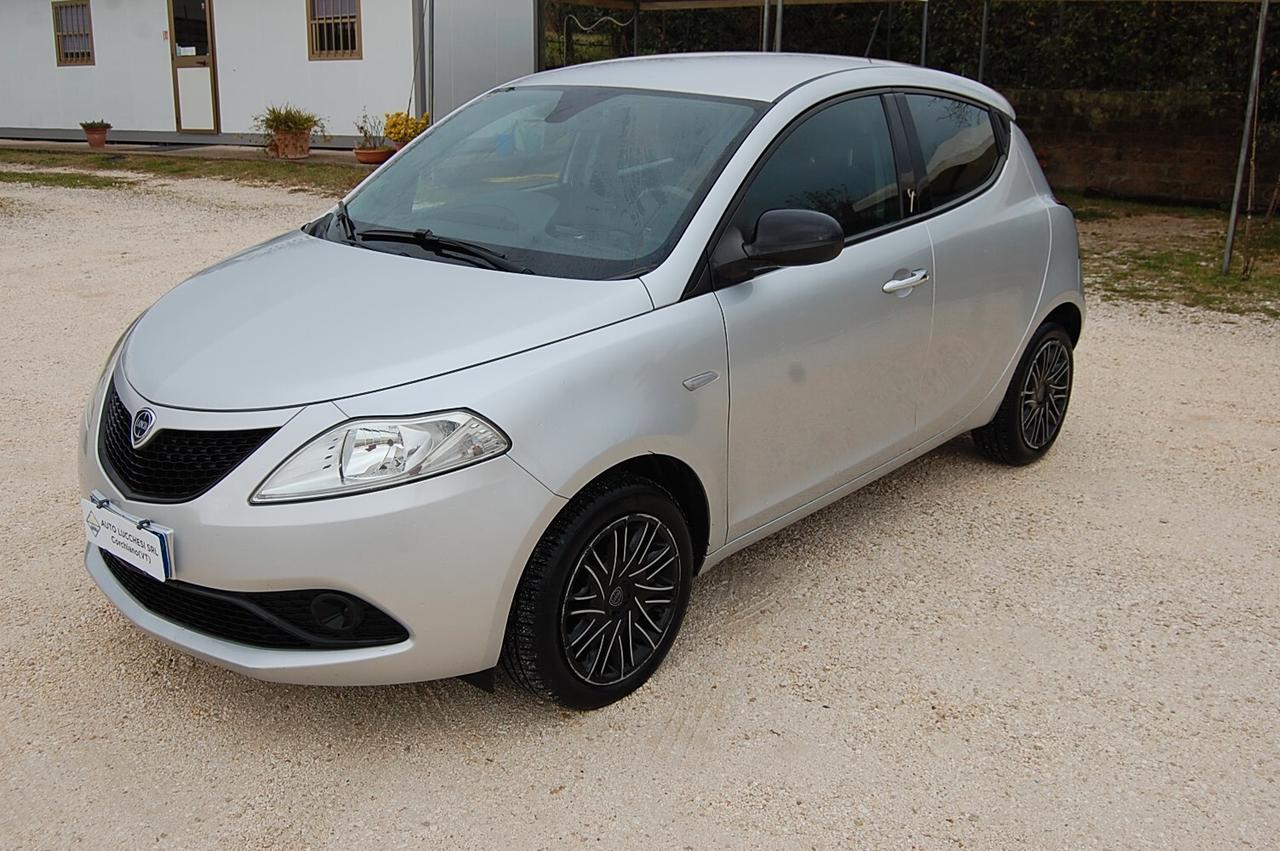 Lancia Ypsilon 1.2 69 CV 5 porte S&S Gold