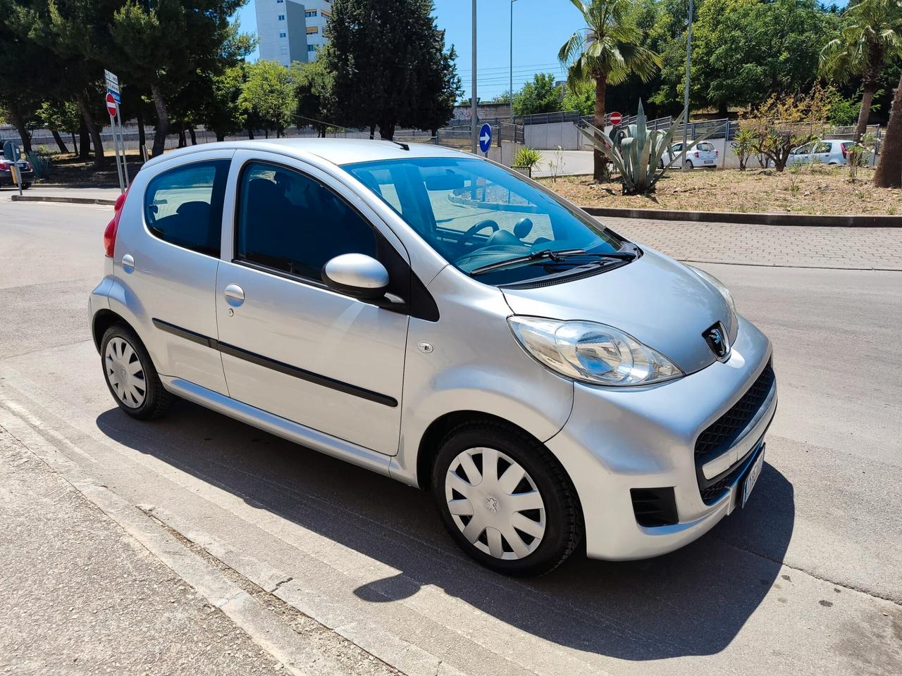 Peugeot 107 1.0 BENZINA 68CV 5p.