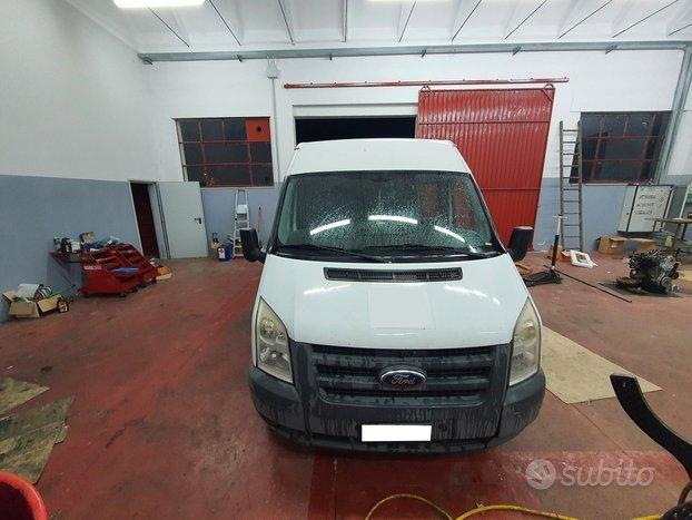 Ford Transit 300M 2.2 TDCi 115CV 9 Posti