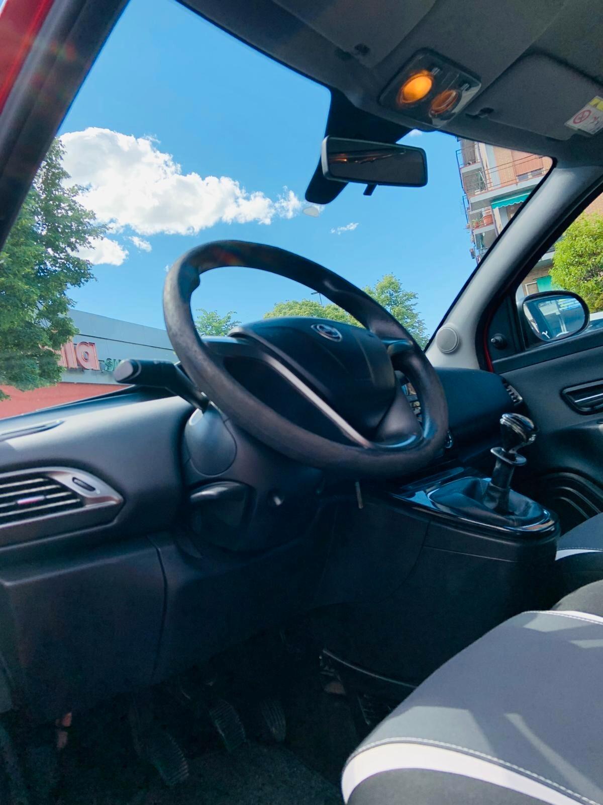 Lancia Ypsilon 1.2 69 CV 5 porte GPL Ecochic Elle