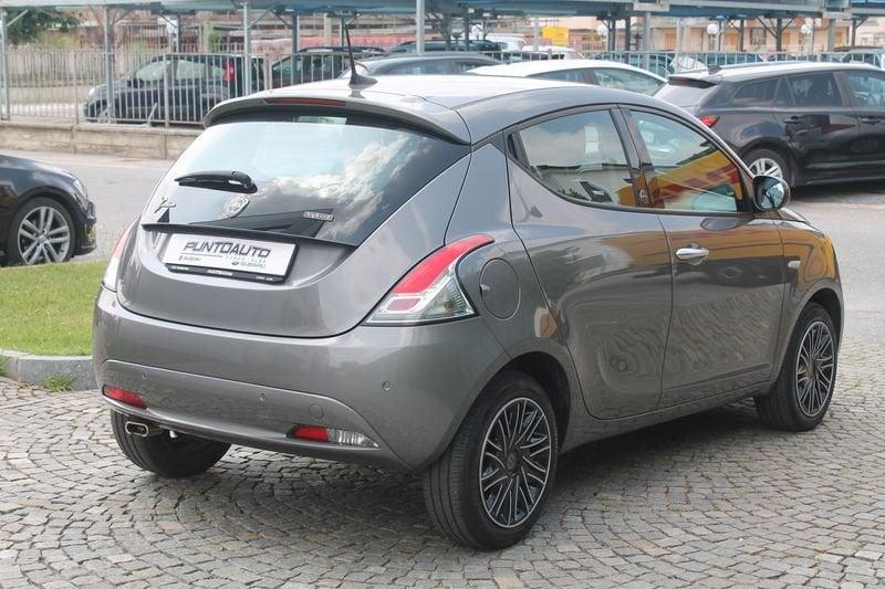 Lancia Ypsilon 1.0 FireFly 5 porte S&S Hybrid Gold