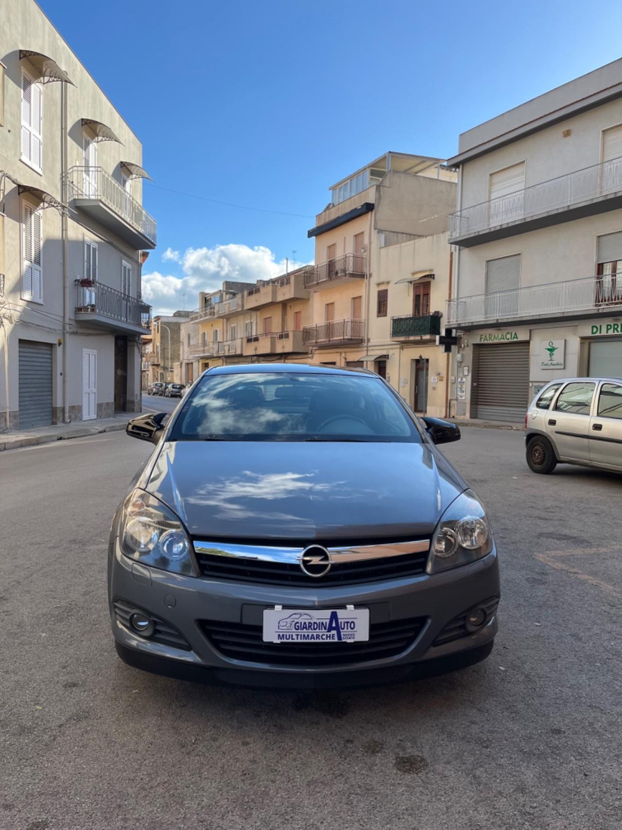 Opel Astra GTC 1.7 CDTI 101CV 3 porte Cosmo