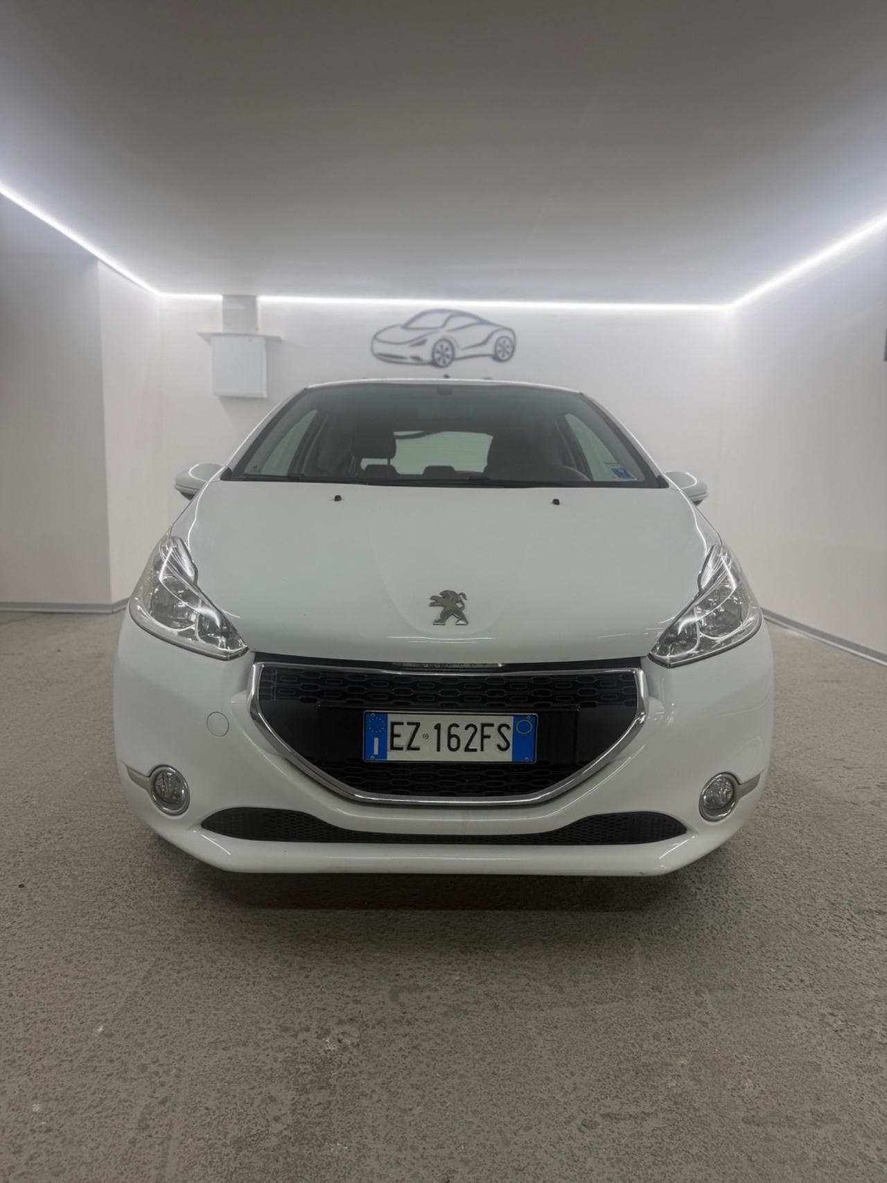 PEUGEOT 208 (anno 2015)