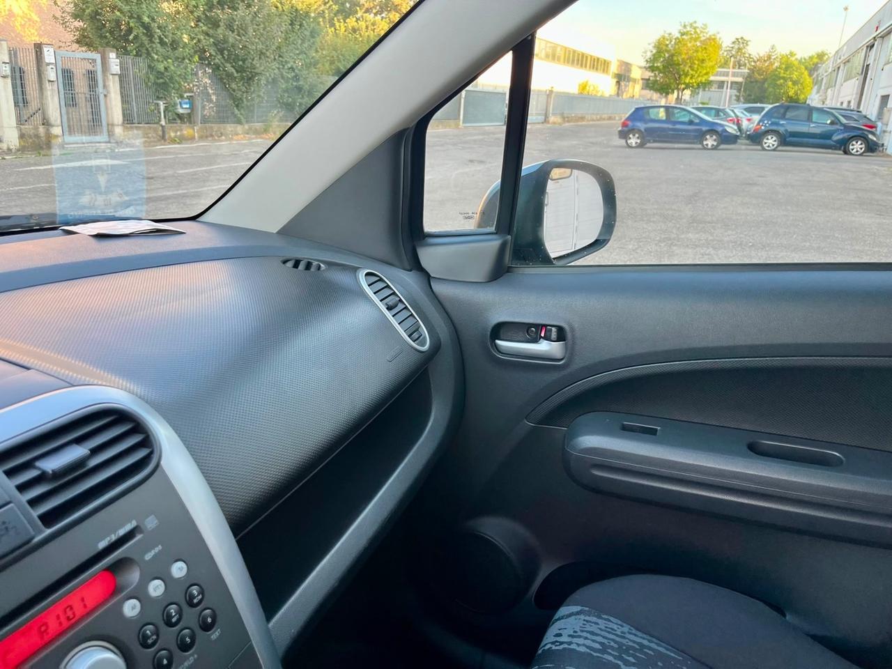 Opel Agila 1.2benz 2011 141.000km cambio automatico perfetta