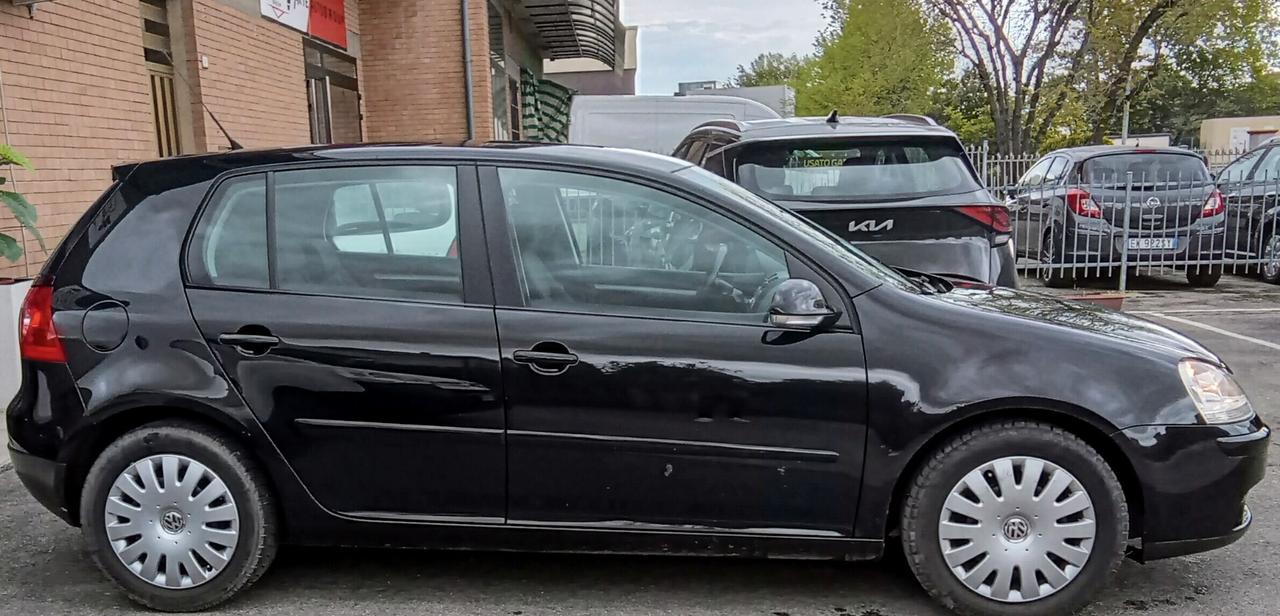 Volkswagen Golf 1.6 16V FSI 5p. Comfortline