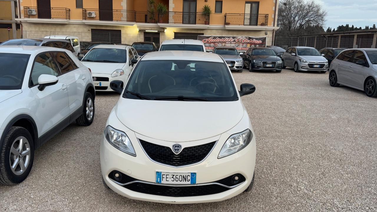 Lancia Ypsilon 1.2 69 CV 5 porte GPL Ecochic Gold