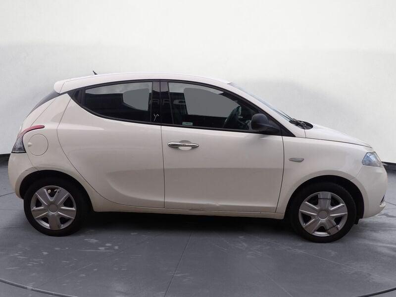 Lancia Ypsilon 1.2 69 CV 5 porte Silver