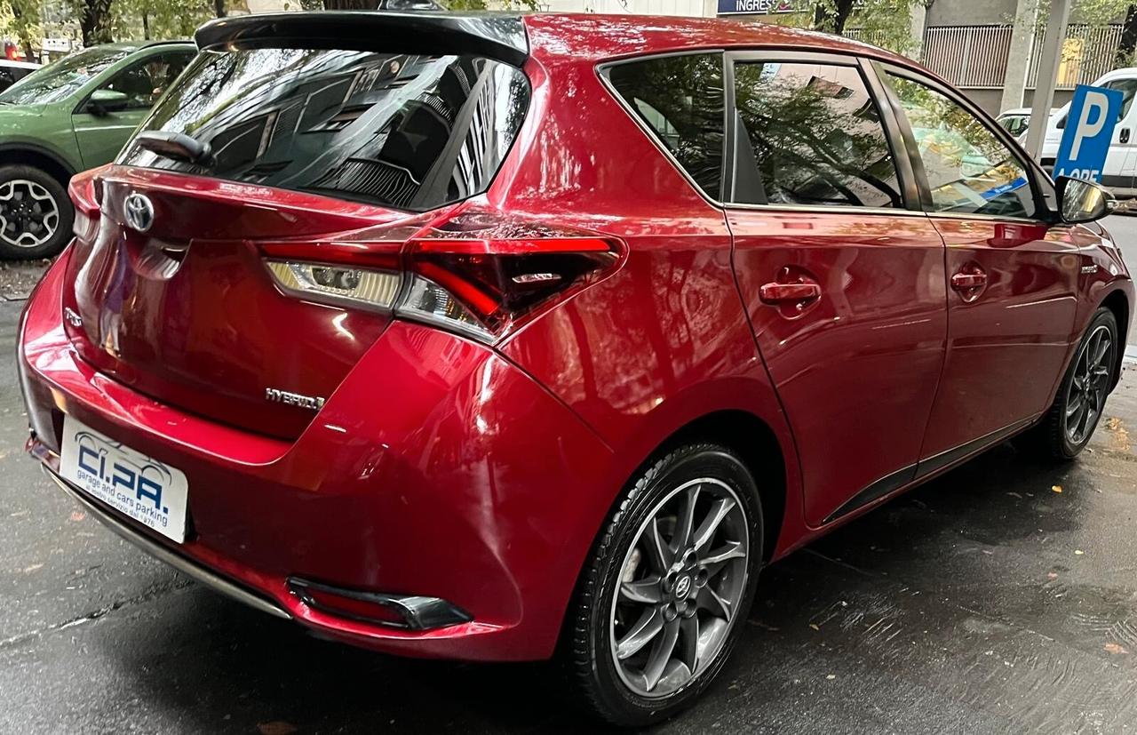 Toyota Auris 1.8 Hybrid Lounge