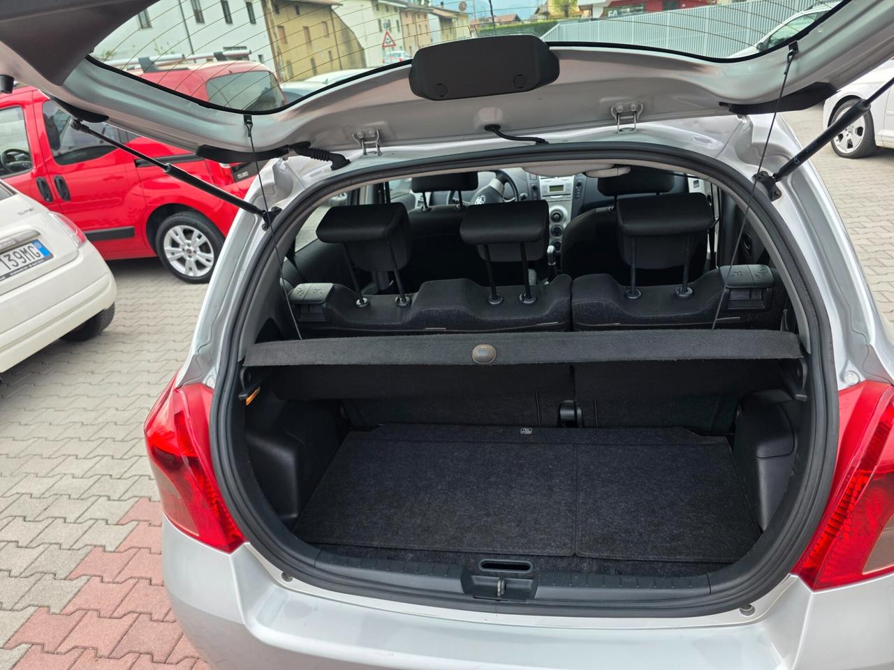 Toyota Yaris 1.0 5 porte