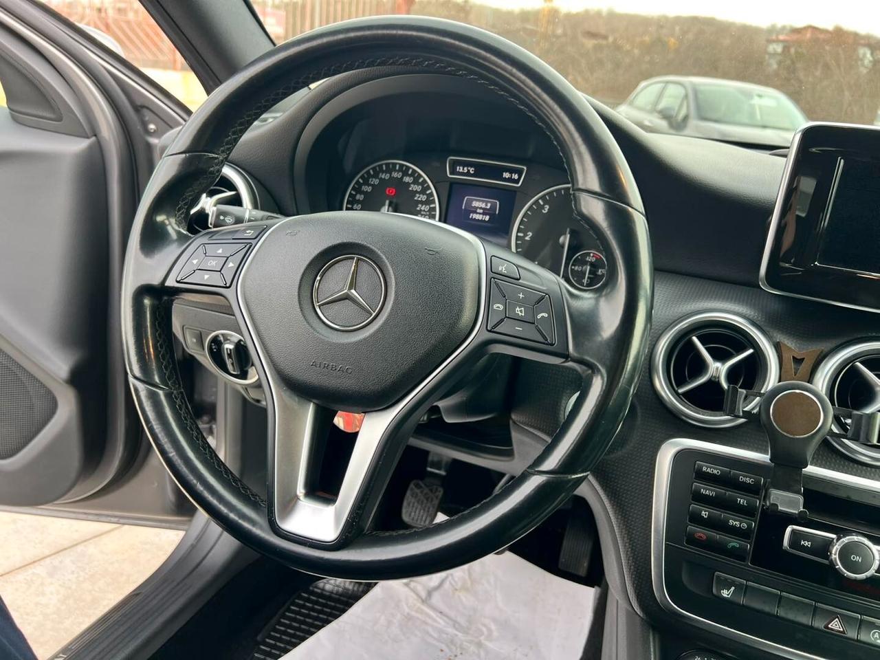 Mercedes-benz A 180 D 110CV SEDILI R-NAVIG-