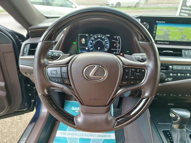 Lexus ES 300h 2.5 Luxury cvt