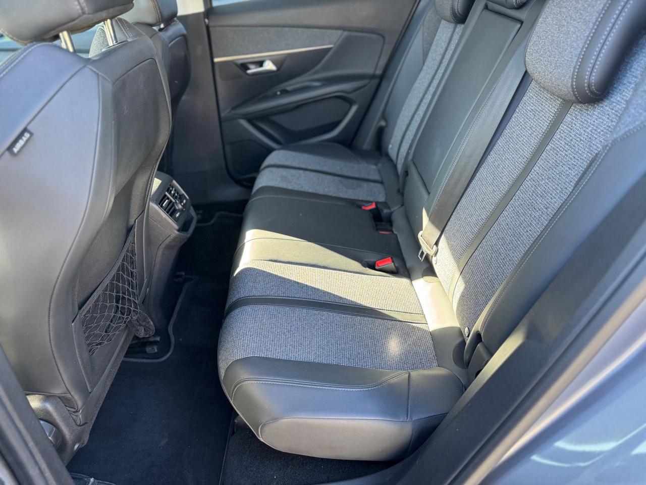 Peugeot 3008 Allure 1.2 PureTech 130 #9378