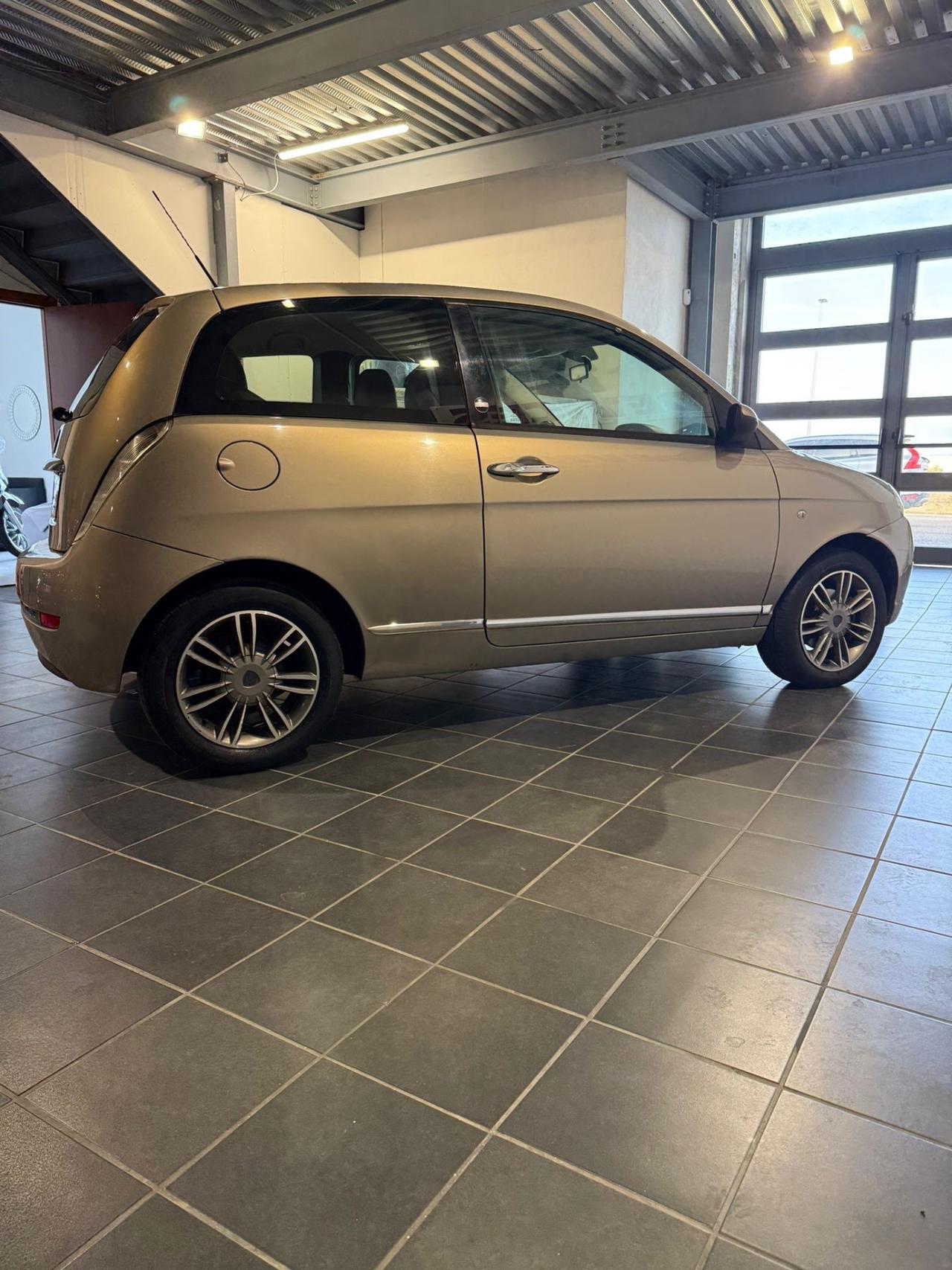 Lancia Ypsilon 1.4 -BENZINA/GPL -NEOPATENTATI