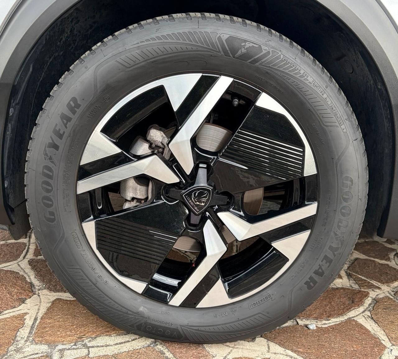 Peugeot 2008 PureTech 100 S&S Allure