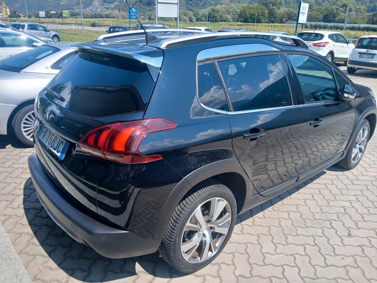 Peugeot 2008 BlueHDi 100 S&S Allure