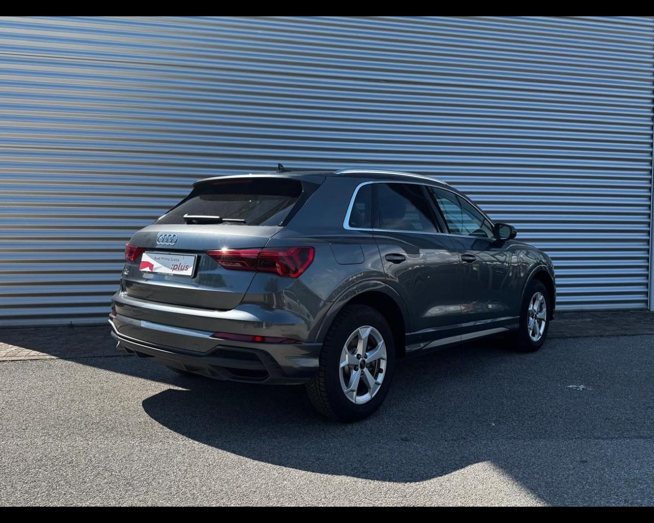 AUDI Q3 45 TFSIe S-TRONIC S-LINE EDITION