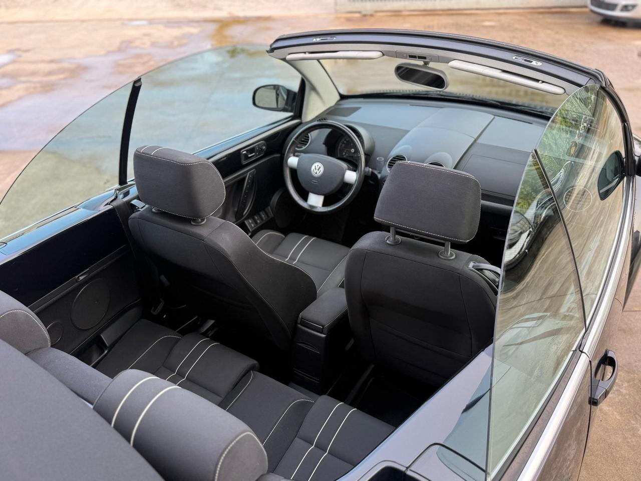 Volkswagen New Beetle 1..4 Cabrio benzina