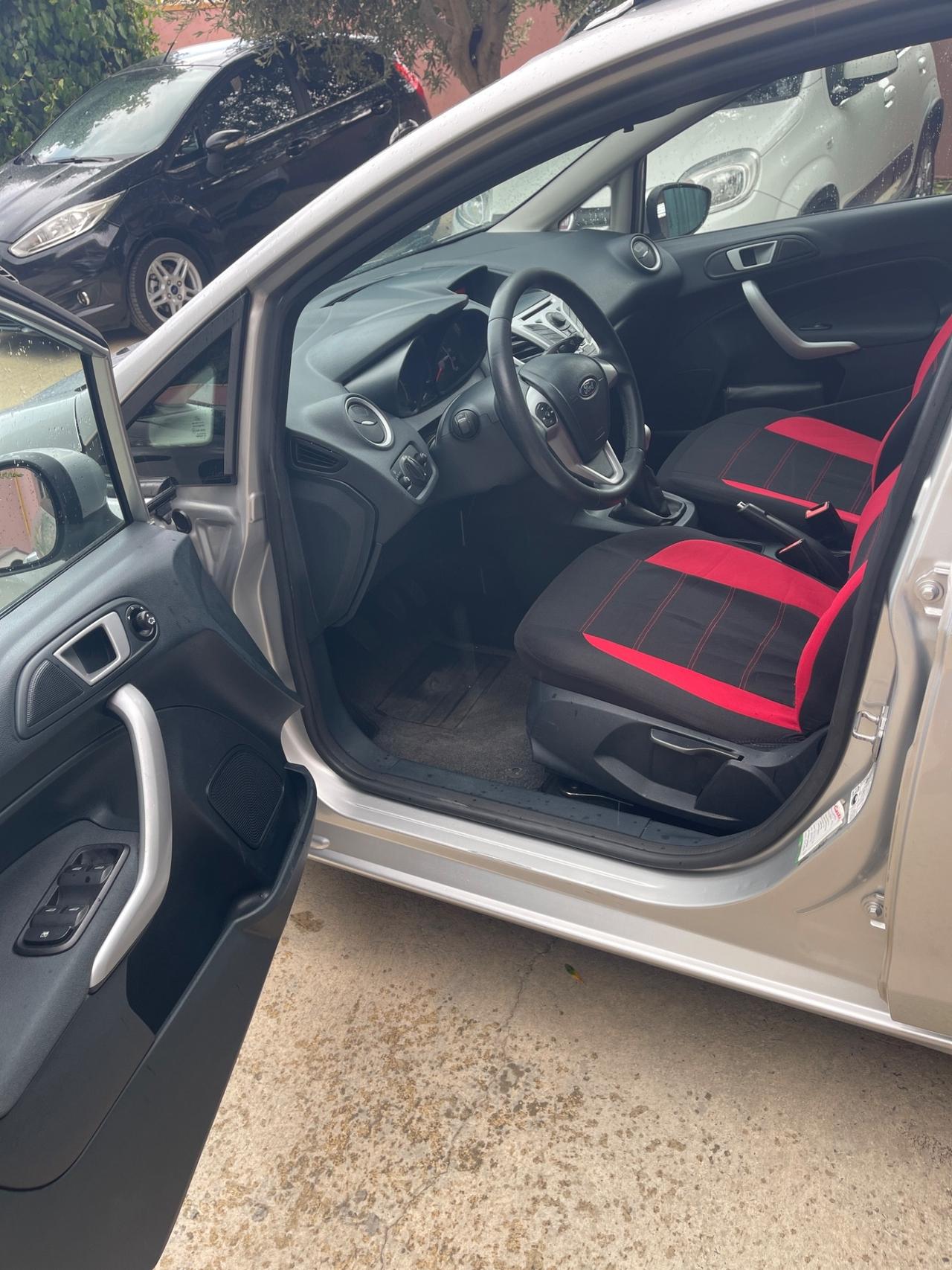 Ford Fiesta 1.4 5 porte Bz.- GPL Titanium