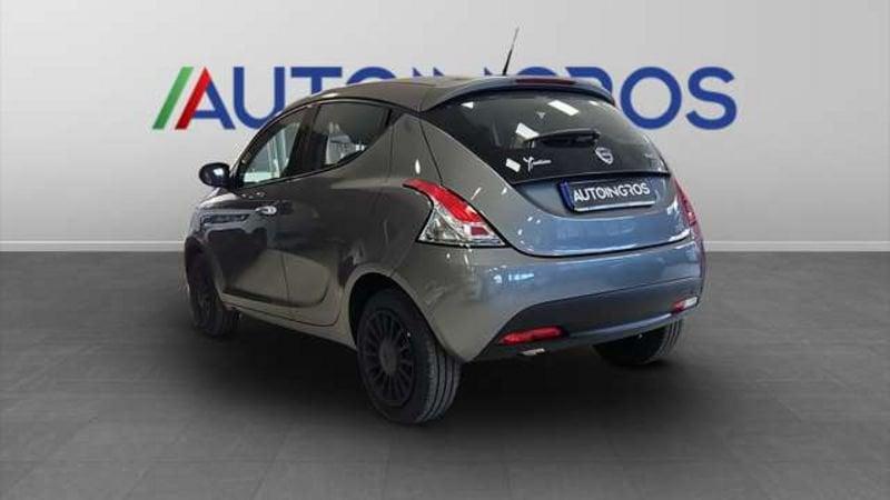 Lancia Ypsilon 1.0 FireFly Hybrid Silver