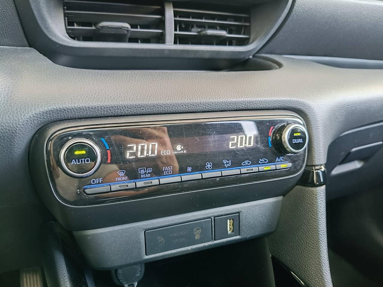 TOYOTA Yaris IV 2020 - Yaris 1.5h Lounge