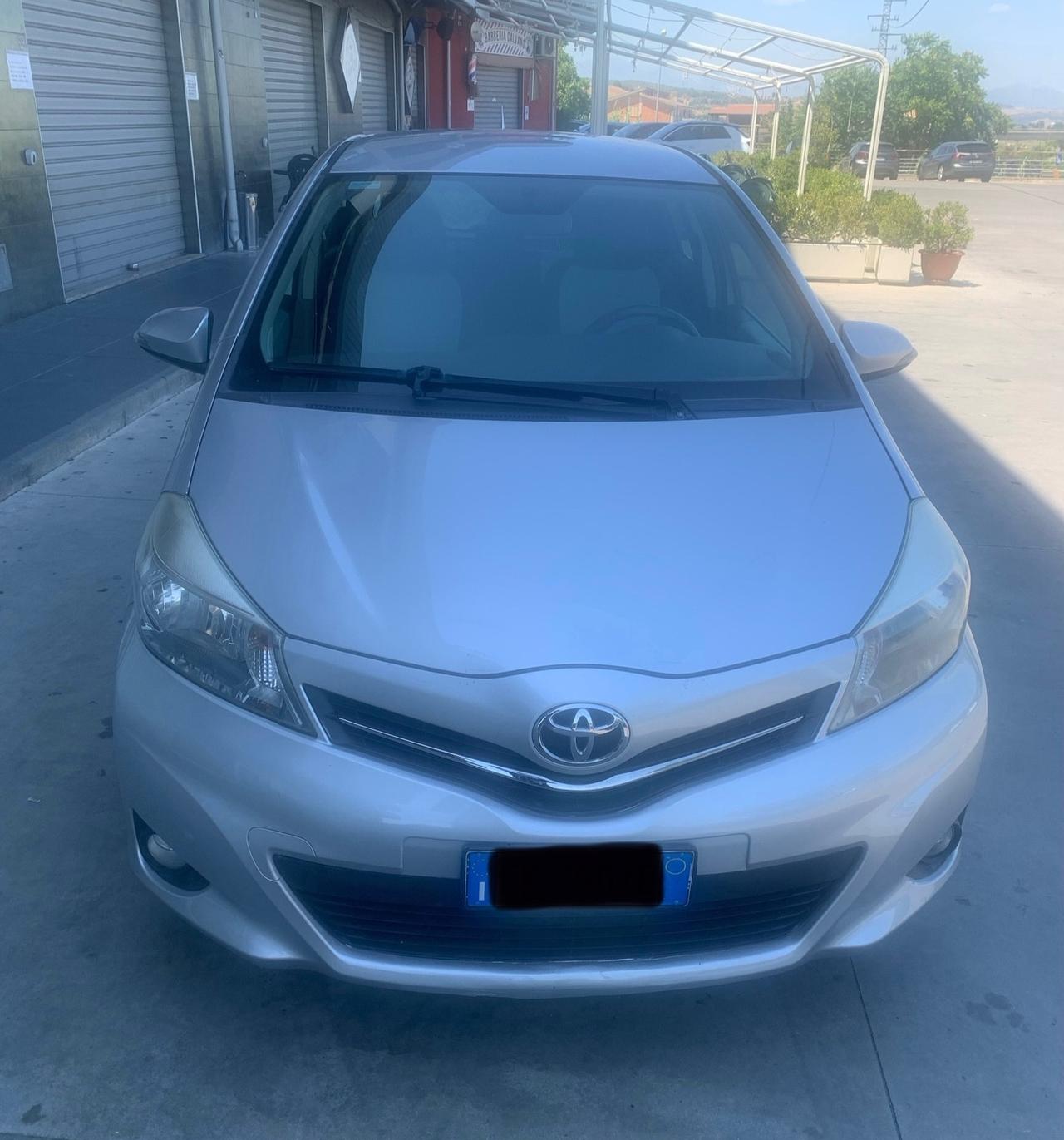 Toyota Yaris 1.3 5 porte Lounge 110000KM