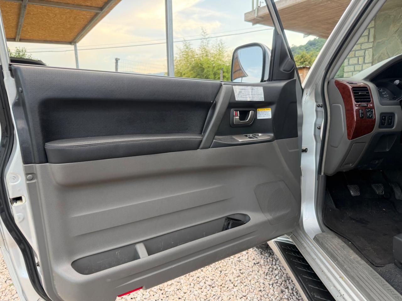 Mitsubishi Pajero 3.2 16V DI-D AUTOCARRO N1 5posti
