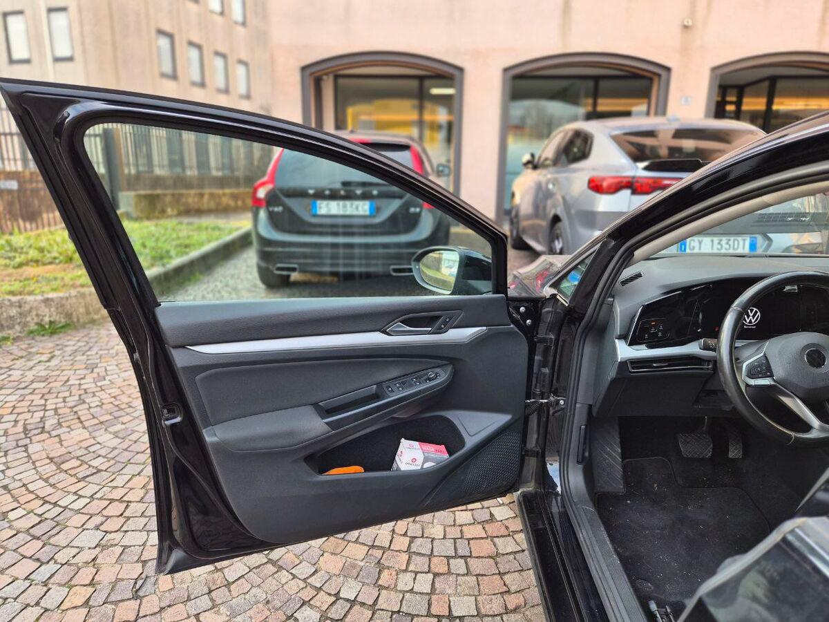 Volkswagen Golf 1.5 etsi evo Life 150cv dsg