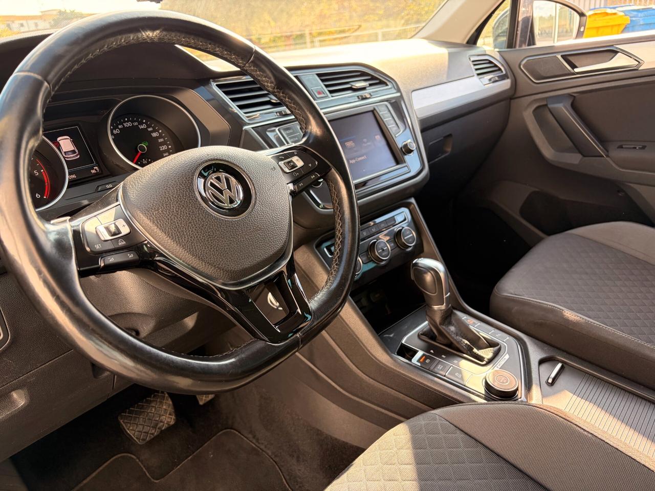 Volkswagen Tiguan 2.0 TDI SCR DSG Business BlueMotion Technology