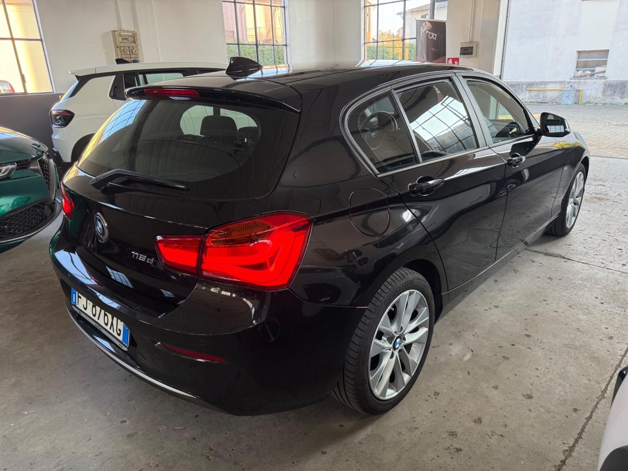 Bmw 118 118d 5p. Urban CAMBIO AUTO UNICO PRO TAGLIANDI
