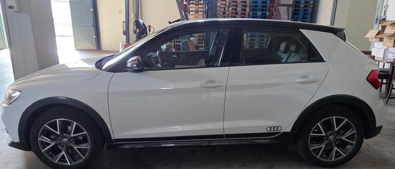 Audi A1 citycarver 30 TFSI S tronic Identity Contrast
