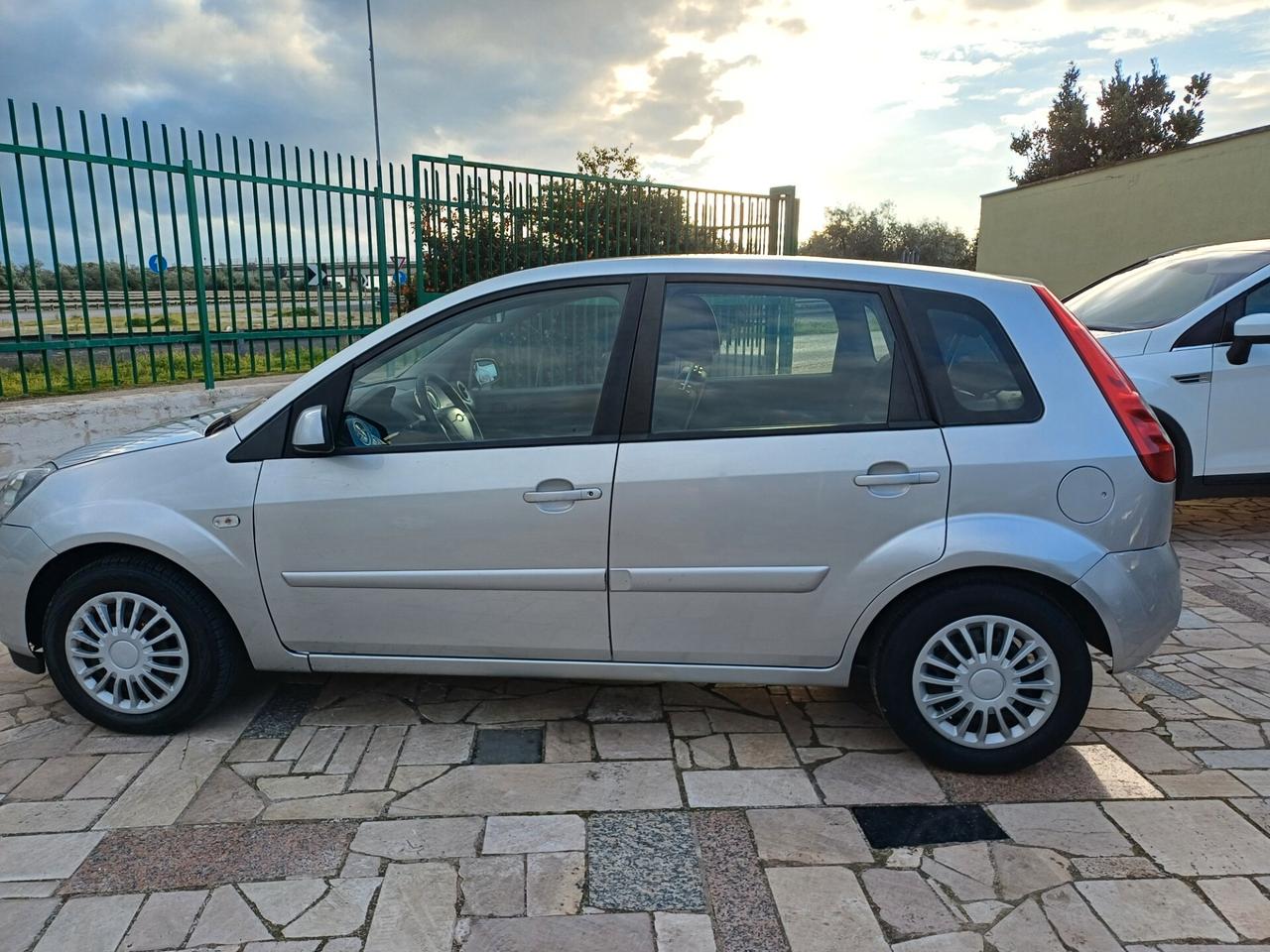 Ford Fiesta 1.4 TDCi 5p. Ghia