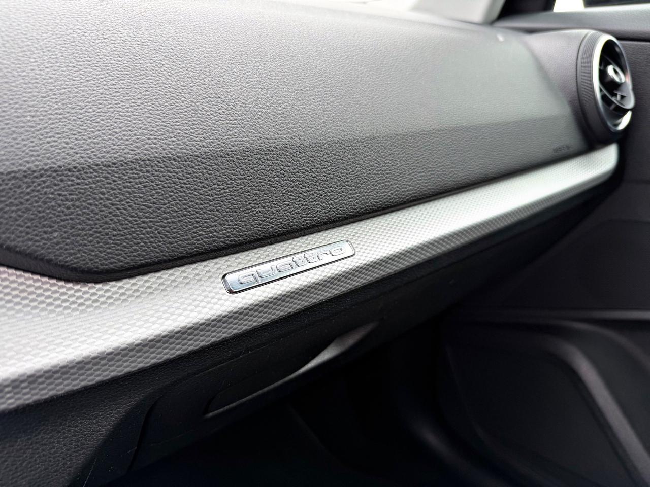 Audi Q2 35 TDI quattro S tronic Identity Black