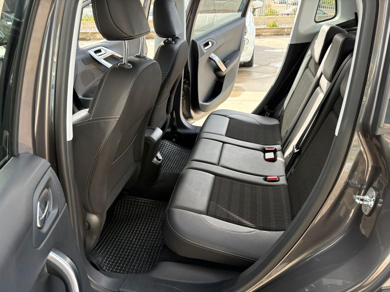 Peugeot 2008 BlueHDi 120 S&S Allure