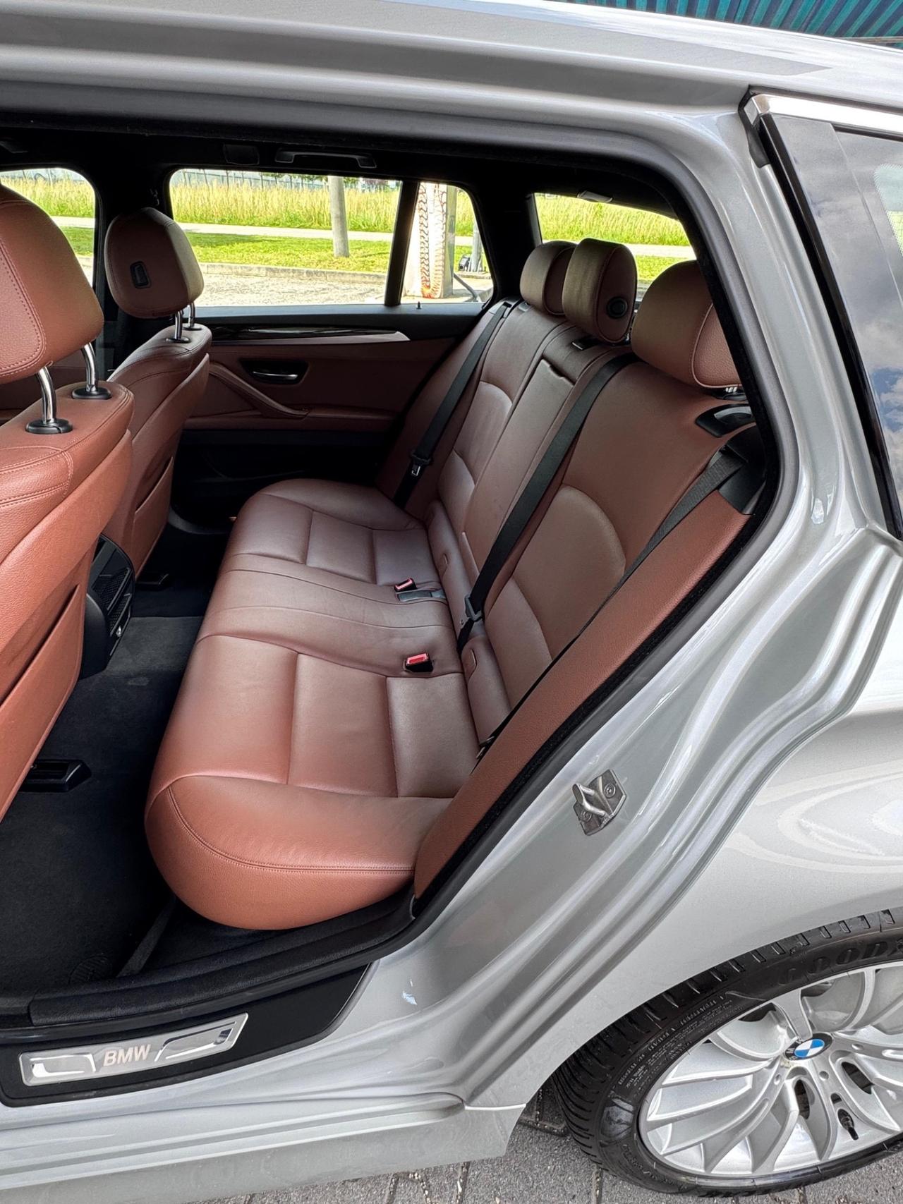 Bmw 520d xDrive Touring Luxury