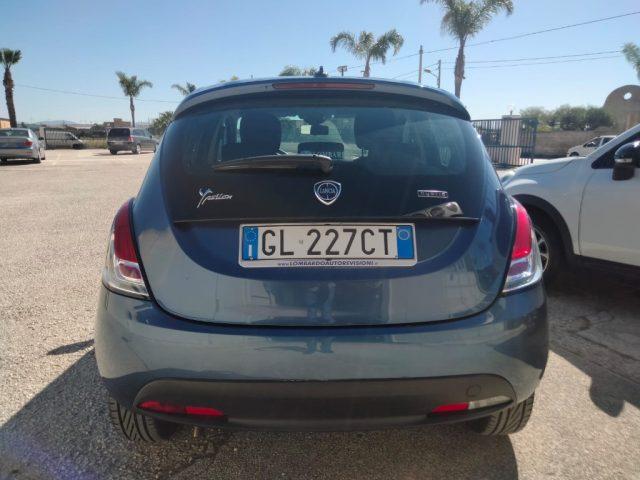 LANCIA Ypsilon 1.0 FireFly 5 porte S&S Hybrid Ecochic Silver