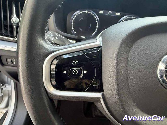 VOLVO V60 Cross Country 2.0 b4 Business Pro awd CERCHI 20' TELECAMERA POST