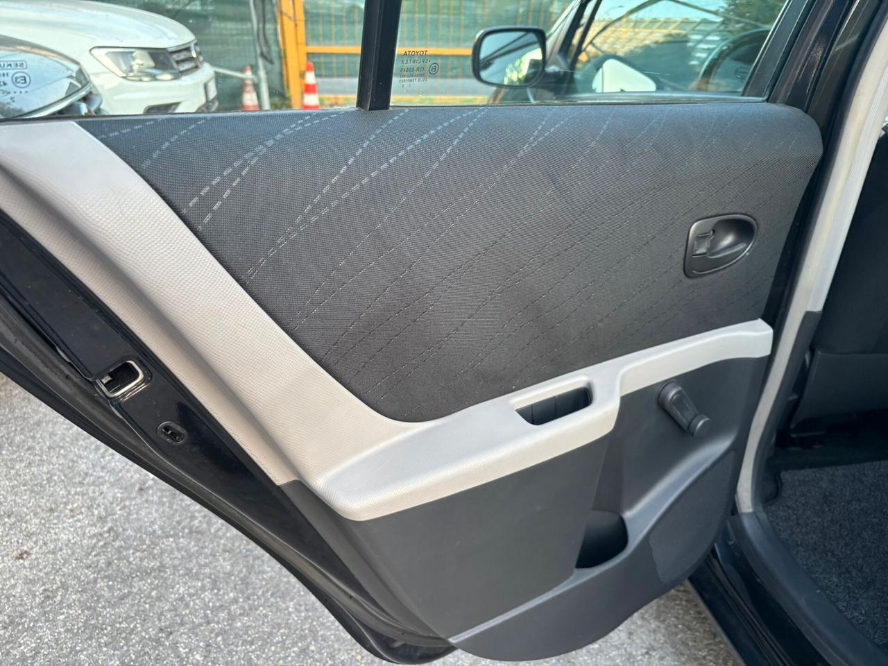 Toyota Yaris 1.3 5 porte Luna OK Neopatentati
