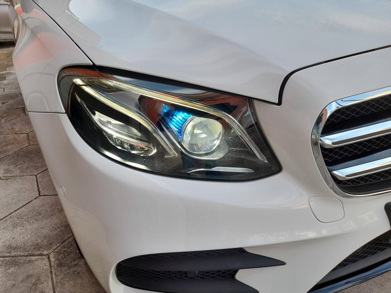 MERCEDES E 220 D AMG LINE BERLINA