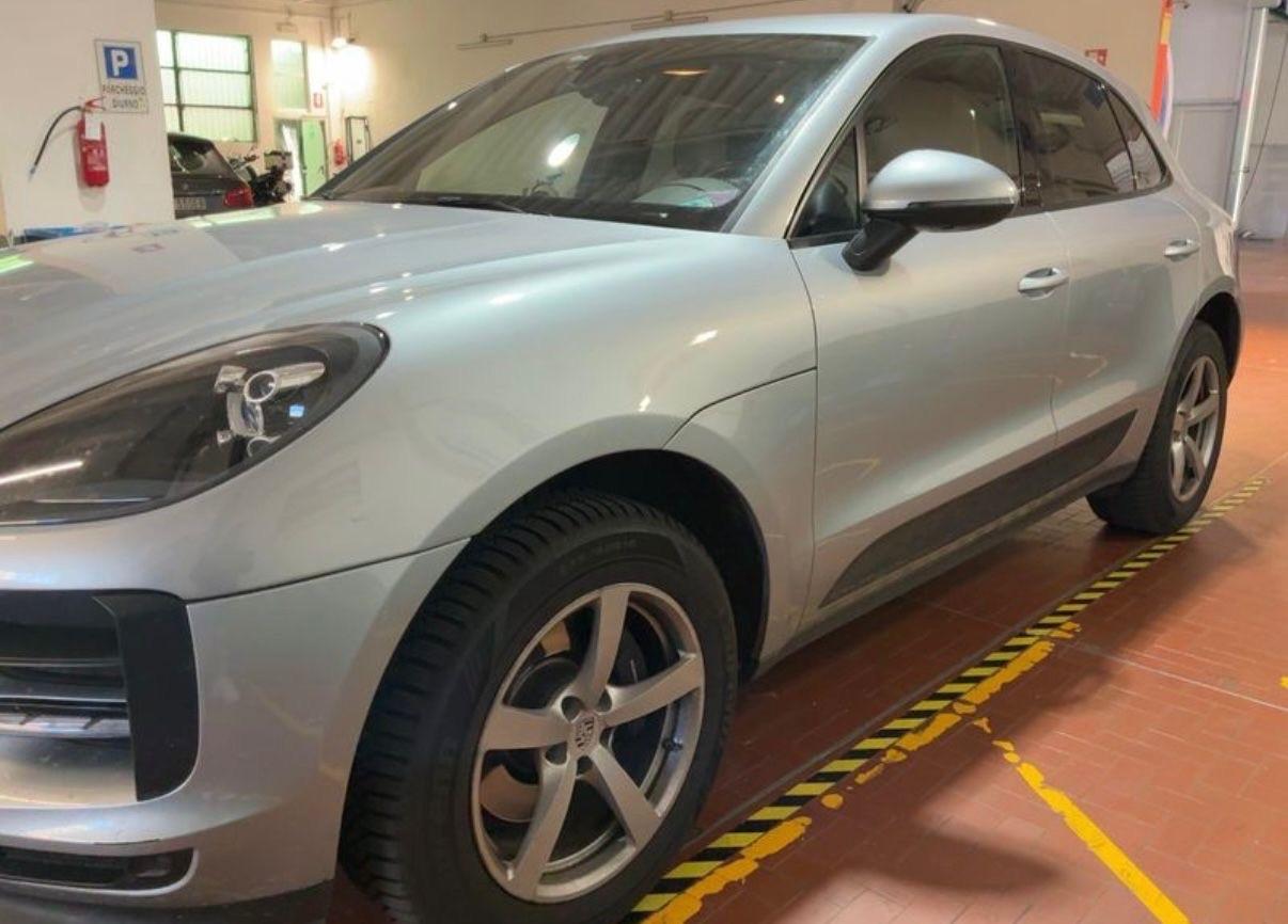 Porsche Macan 2.0 Book service Porsche