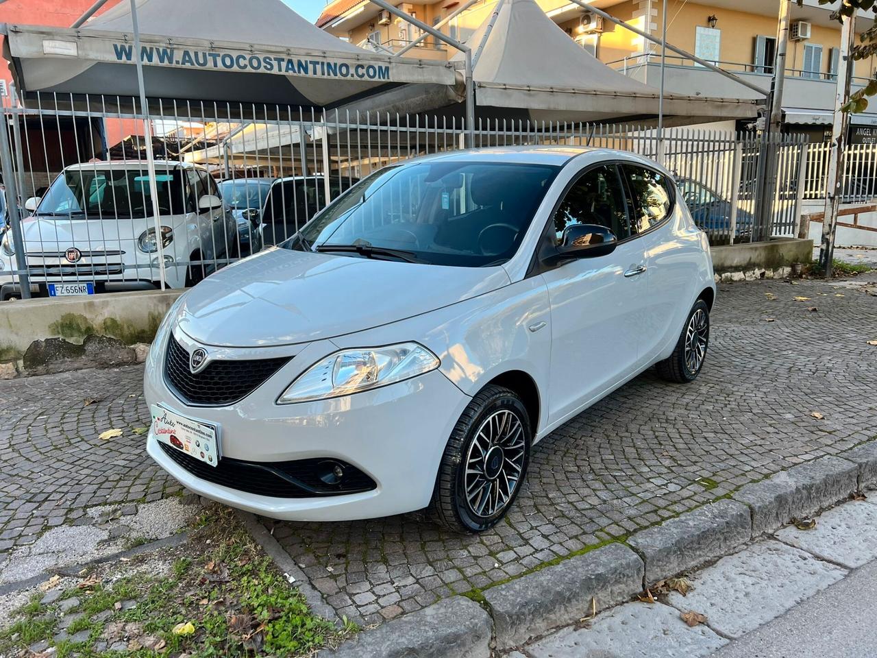 Lancia Ypsilon 1.2 69 CV 5 porte GPL Ecochic Gold