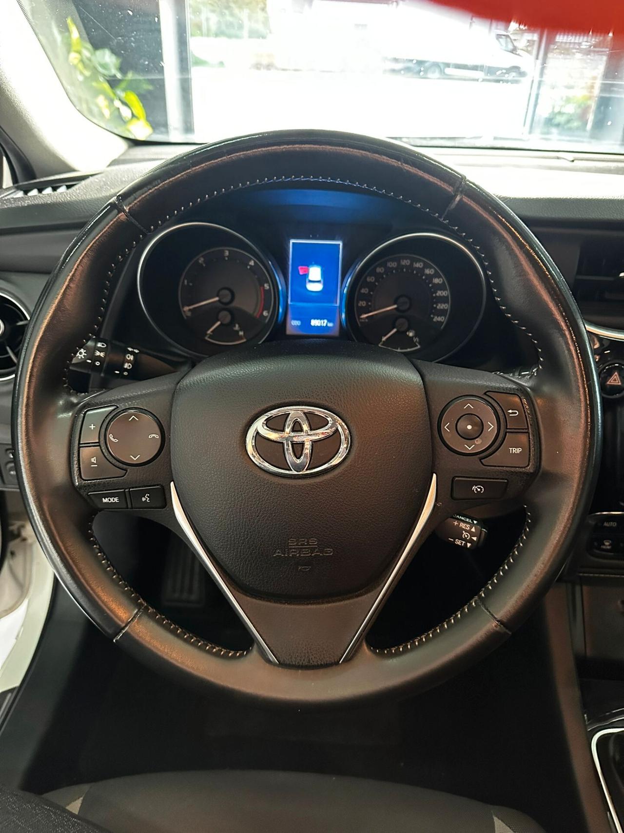 Toyota Auris 1.6 D-4D Lounge