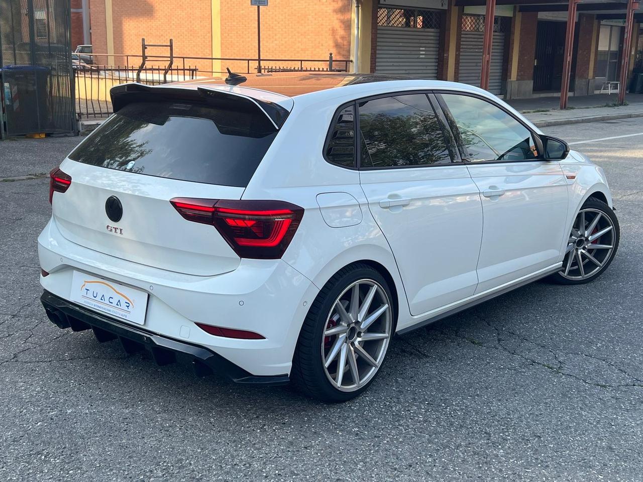 Volkswagen Polo GTI 2.0 TSI GTI #10534