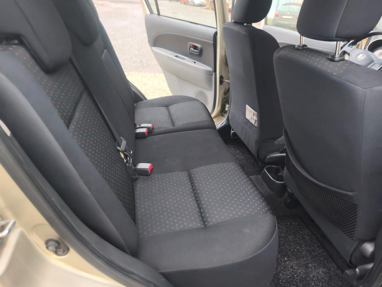 Daihatsu Sirion 2013---1.0 Benzina Neopatentati