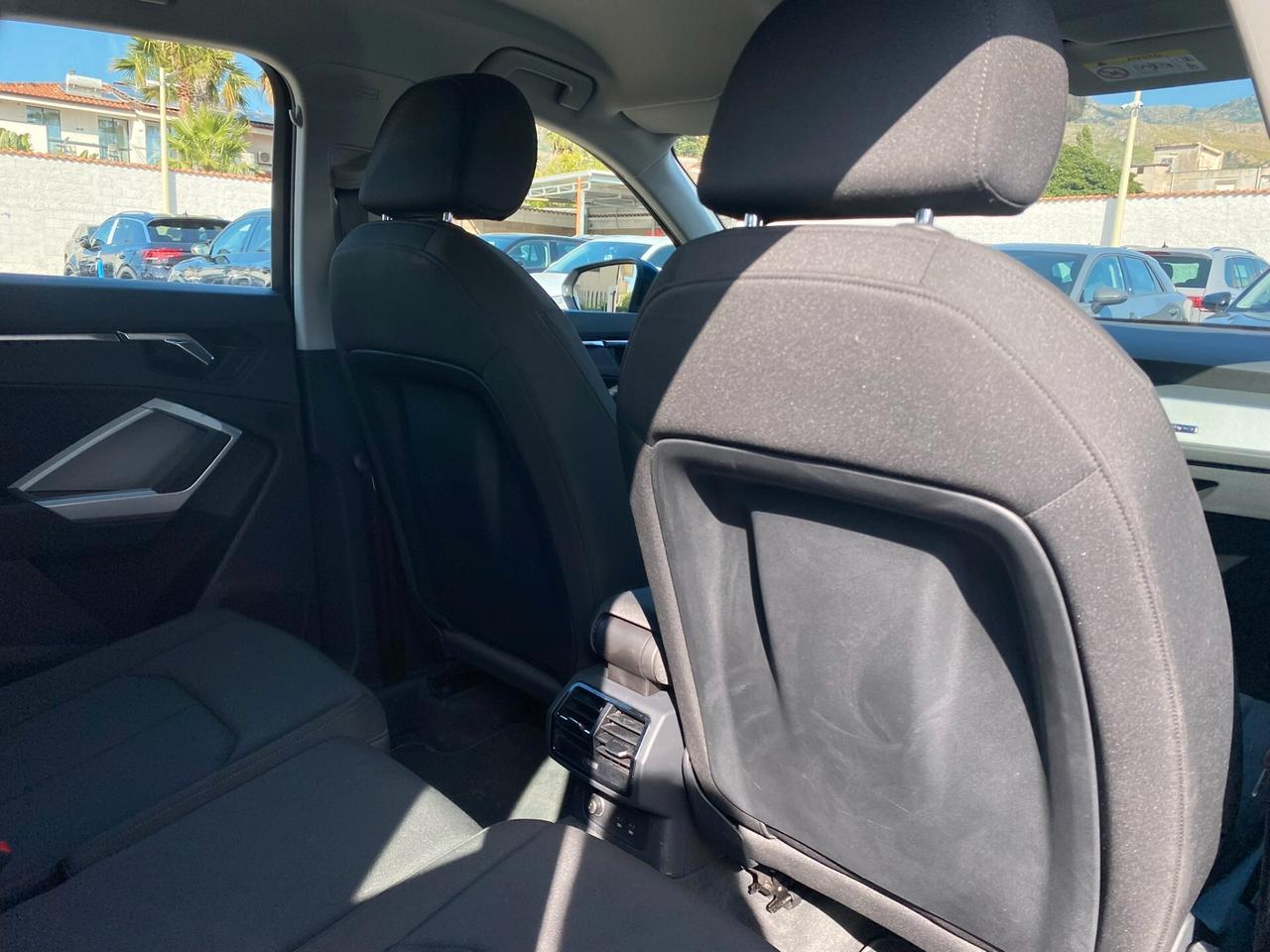 Audi Q3 Business Advanced 2.0 TDI 150CV s-tronic quattro 35