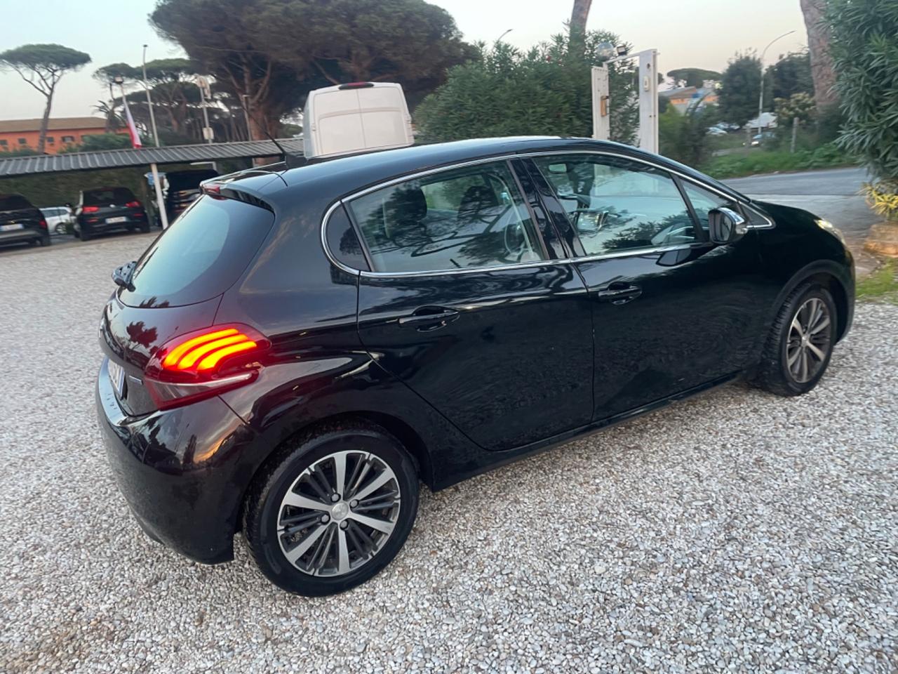 Peugeot 208 BlueHDi 75 5 porte Active