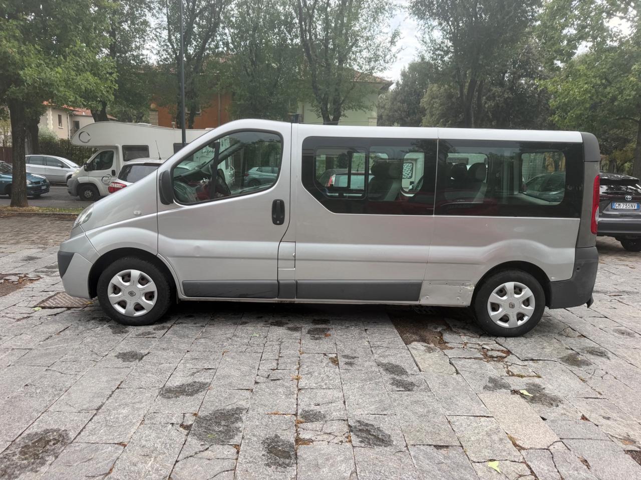 Renault Trafic T29 2.0 dCi/115 PL-TN Passenger 9 posti
